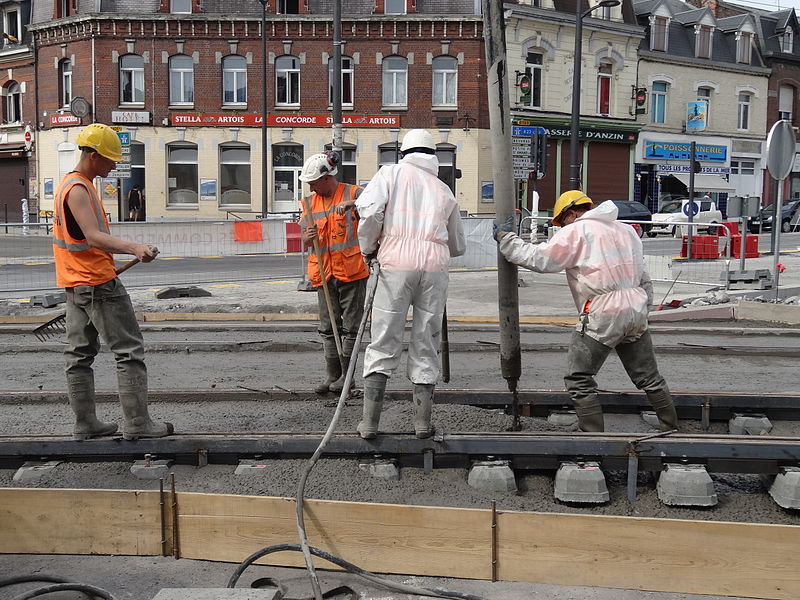 File:Anzin & Valenciennes - Travaux de raccordement des lignes A & B du tramway de Valenciennes à la Croix d'Anzin le 22 août 2013 (63).JPG