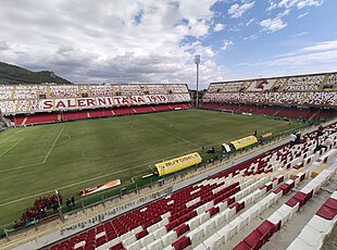 Lo Stadio Arechi visto dall'interno