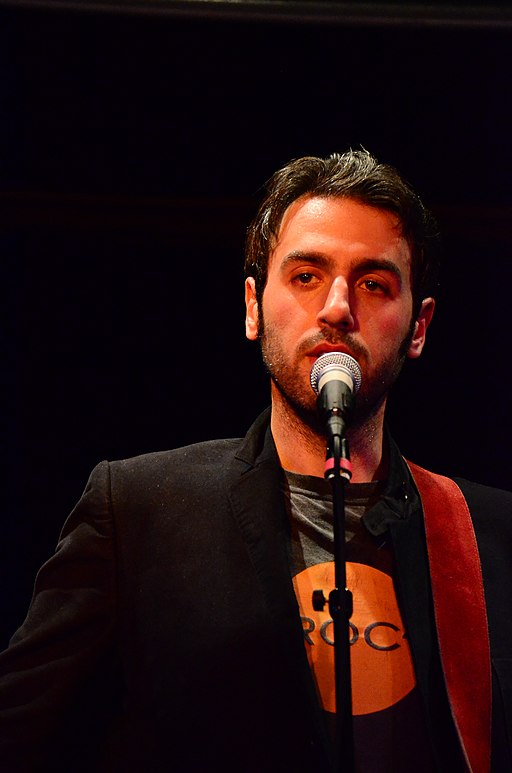 Ari Hest at the New Hope Winery (3)