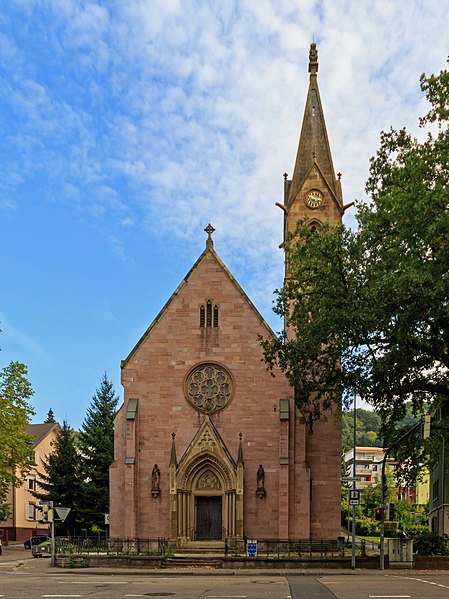 File:Baden-Baden 10-2015 img31 Dreieichen-Kapelle.jpg