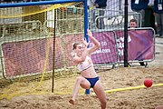 Deutsch: Beachhandball bei den Olympischen Jugendspielen 2018; Tag 6, 12. Oktober 2018; Mädchen, Hauptrundenspiel – Ungarn-Niederlande 2:1 English: Beach handball at the 2018 Summer Youth Olympics at 12 October 2018 – Girls Main Round – Hungary-Netherlands 2:1