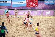 Deutsch: Beachhandball bei den Olympischen Jugendspielen 2018; Tag 6, 12. Oktober 2018; Mädchen, Hauptrundenspiel – Chinese Taipei (Taiwan)-Argentinien 1:2 English: Beach handball at the 2018 Summer Youth Olympics at 12 October 2018 – Girls Main Round – Chinese Taipei (Taiwan)-Argentina 1:2