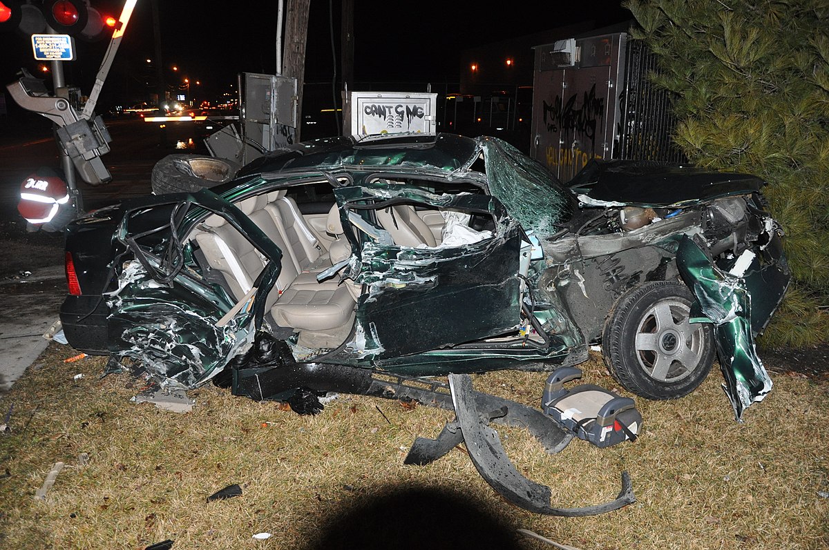 huge car accident last night in South Vanier. anyone know the details? the  people involved jumped out the cars and sped off in another vehicle. :  r/ottawa