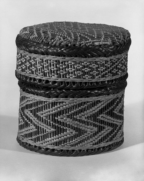 File:Brooklyn Museum 00.69a-b Small Round Basket with Cover.jpg