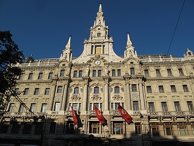 Boscolo Budapest Hotel, café in the ground floor, a 107-room hotel above