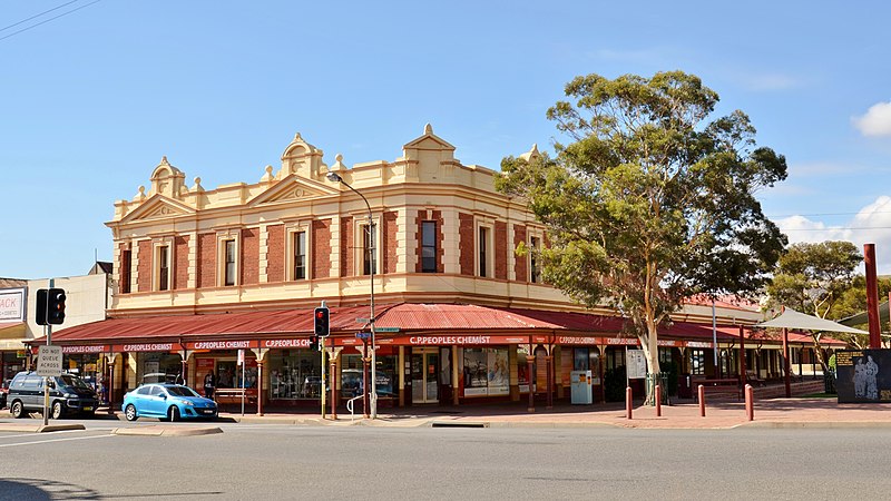 File:C.P.Peoples Chemist, Broken Hill, 2017 (01).jpg