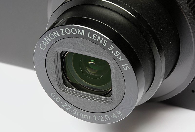 File:Canon PowerShot S95 - lens-front oblique PNr°0315.jpg