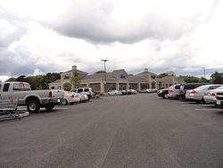 Cape Cod Factory Outlet Mall ғимараты.JPG