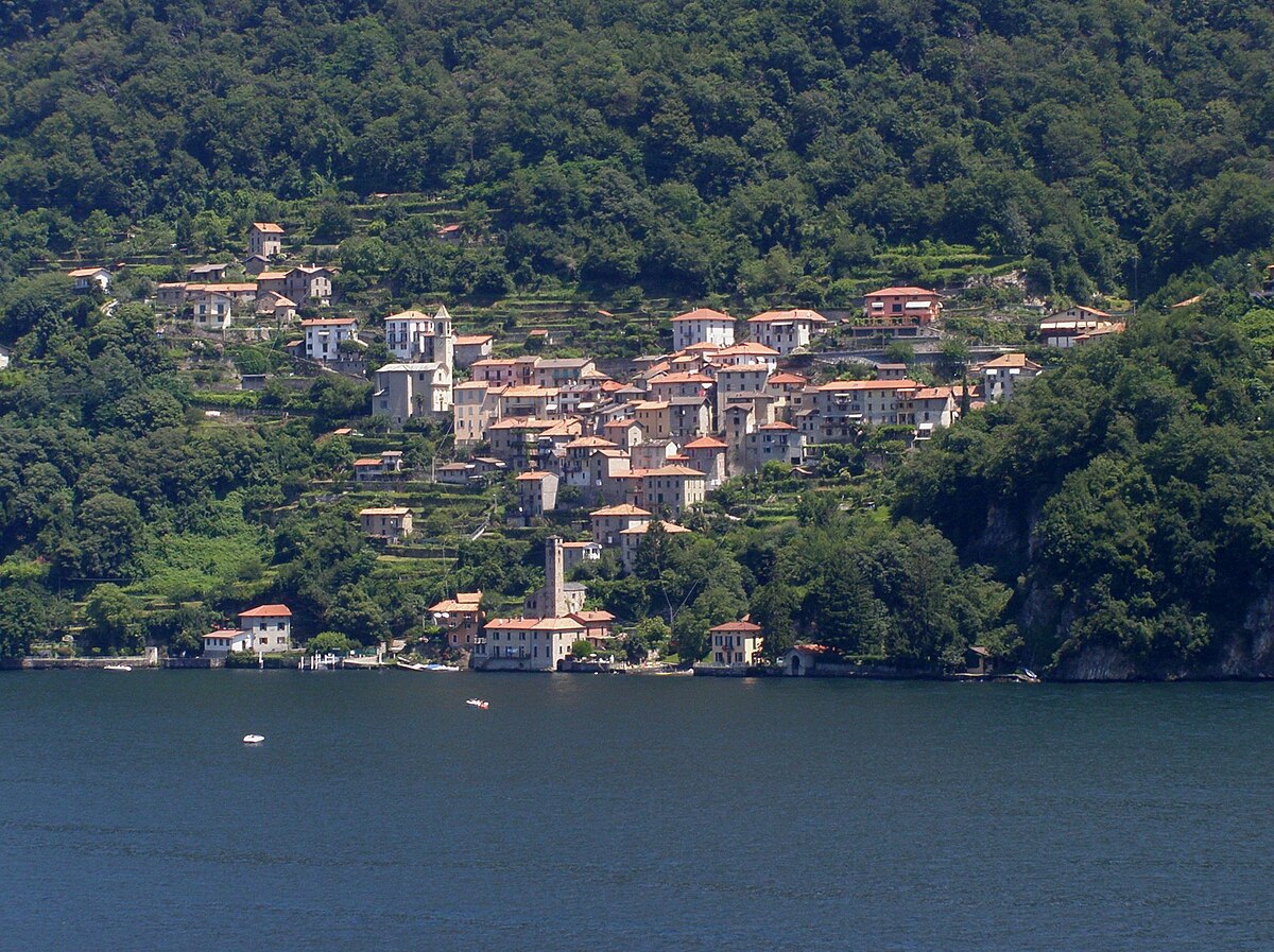 Каривать. Нессо озеро Комо. Карено город. Lario Brown. Lario.