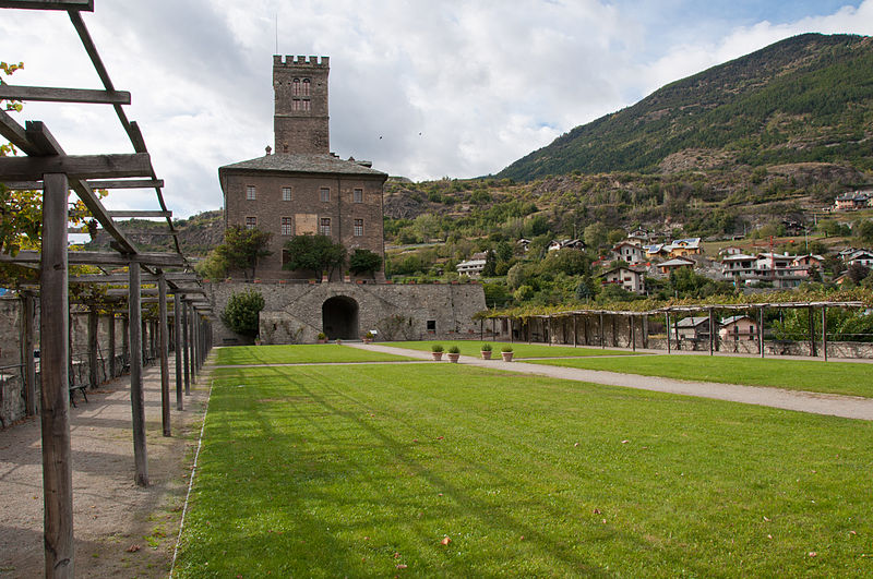 File:Castello di Sarre 11.jpg