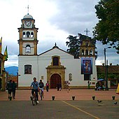 Cathédrale Santiago Apóstol Fontibón.jpg