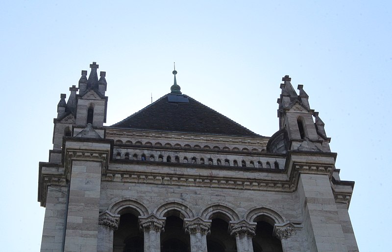 File:Cathédrale St Pierre Genève 3.jpg
