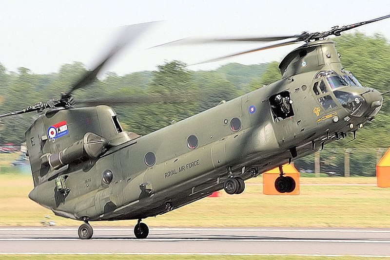 File:Chinook - RIAT 2006 (2392784450).jpg