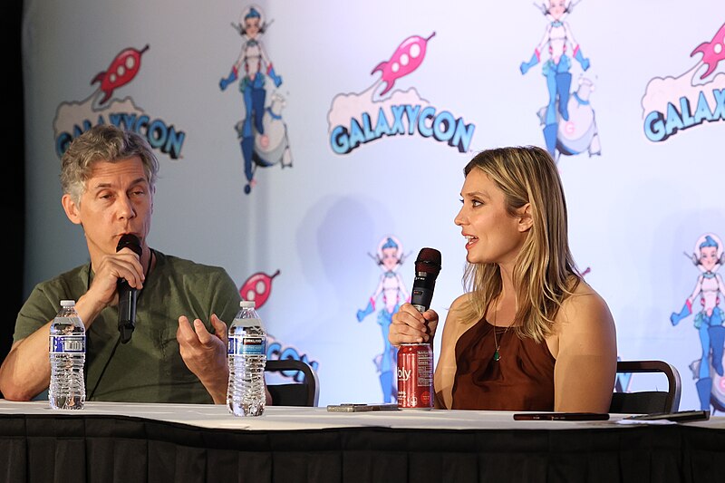 File:Chris Parnell and Spencer Grammer - GalaxyCon Richmond 2024 - TIMX3720 (53618079663).jpg