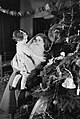 Christmas time at a home for evacuees in Henley-on-Thames, Oxfordshire, 1941. D5699.jpg