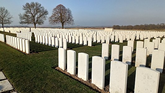 Lesbœufs Guards British Military Cemetery 2.jpg