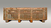 Sarcofag; 1981–1802 î.Hr.; lemn pictat (ficus sycomorus); înălțime: 81,3 cm; Muzeul Metropolitan de Artă (New York City)