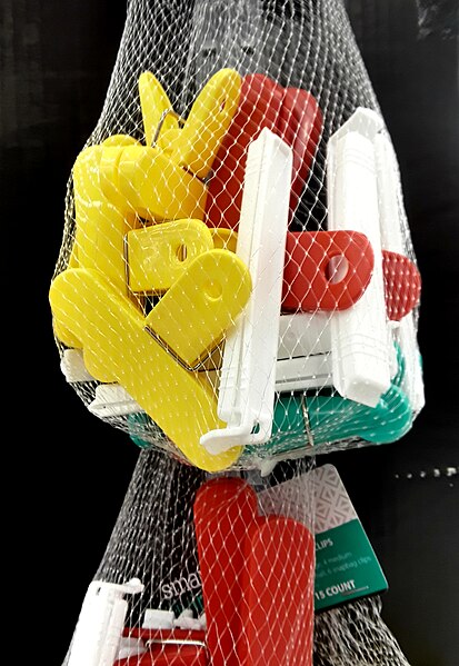 File:Colorful bag clips in a net bag.jpg