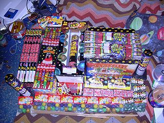 <span class="mw-page-title-main">Consumer fireworks</span> Fireworks sold for use by the general public