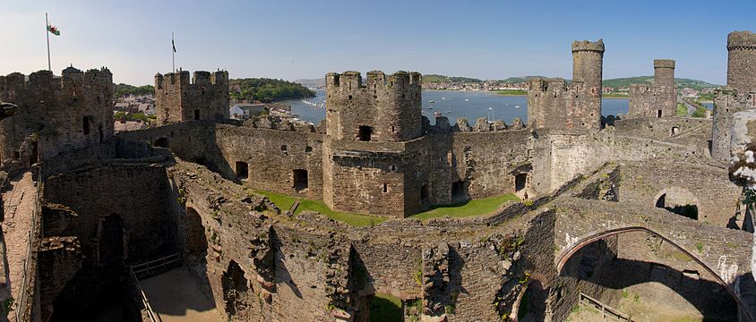 File:Conwy Castle 9.jpg (Cylindrical)