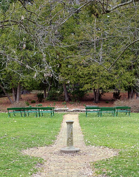 File:Crapo Park Shakespeare Garden - Burlington Iowa.jpg