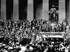 Crowds gathering outside New York Stock Exchange (3).jpg