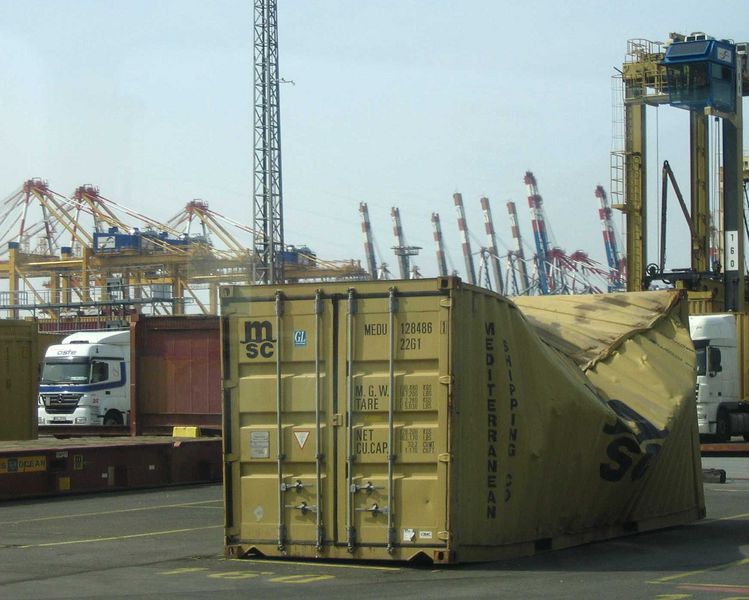 File:Damaged container - Port of Bremerhaven - 2011.png