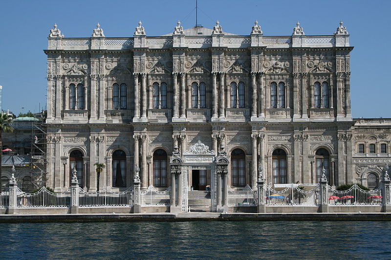 File:Dolmabahçe Palace 2007.jpg