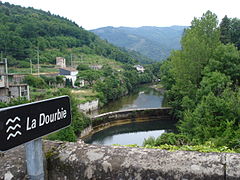 La Dourbie à Saint-Jean-du-Bruel, Aveyron.