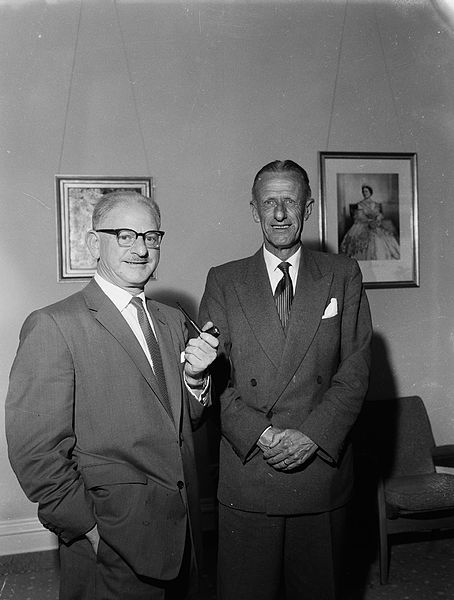 File:Dove-Myer Robinson and Keith Buttle.jpg