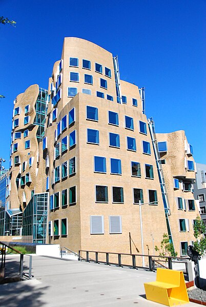 File:Dr Chau Chak Wing Building from The Goods Line (27438092220).jpg