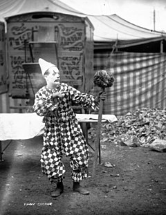Даффи циркі, 'Көңілді Джордж', клоун (15154723360) .jpg