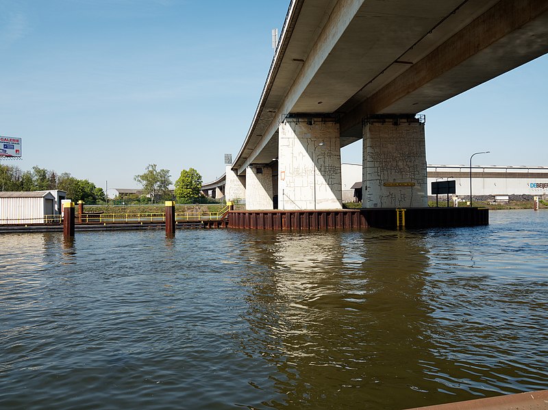 File:Duisburg Meiderich RHK Berliner Brücke.jpg