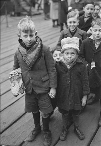 File:Dutch Child Refugees- Arrival in Britain at Tilbury, Essex, England, UK, 1945 D24060.jpg