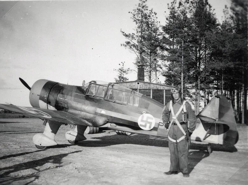 File:Eerik Lyly in pilot training with a VL Pyry summer 1942.jpg