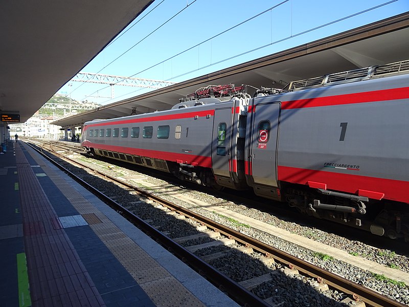 File:Etr-485-frecciargento-la-spezia-centrale2.jpg