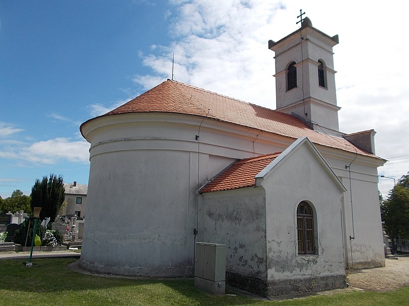 File:Exaltation of the Cross chapel (1836) in Vonyarcvashegy, 2016 Hungary.jpg