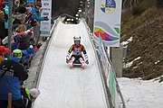 Deutsch: 2. und finaler Lauf der Juniorinnen bei den 33. FIL Juniorenweltmeisterschaften 2018 in Altenberg/Erzgebirge am 1. Februar 2018 (Namen der Abgebildeten in den Kategorien) English: 2nd and final run female juniors at the 2018 33th FIL Junior World Championships at Februar 1st alt Altenberg, Germany (names in categories)