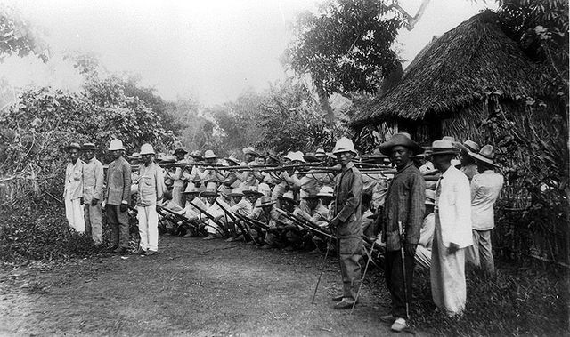 Philippine revolutionary soldiers in 1899.
