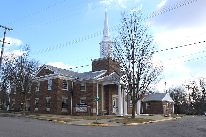 File:First Baptist Church, 210 Church Street, Howell, Michigan - panoramio.jpg