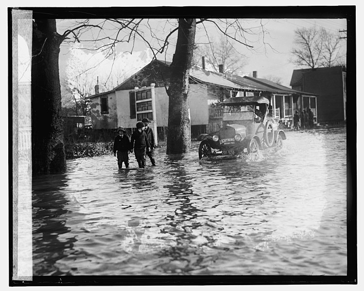 File:Flood at Bladensburg, Md. , (1-18-26) LCCN2016841701.jpg