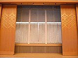 日本の伝統文化が披露される舞台。舞や能、箏（こと）の演奏、雅楽などが披露され、訪れた賓客へ日本の伝統文化を紹介している。