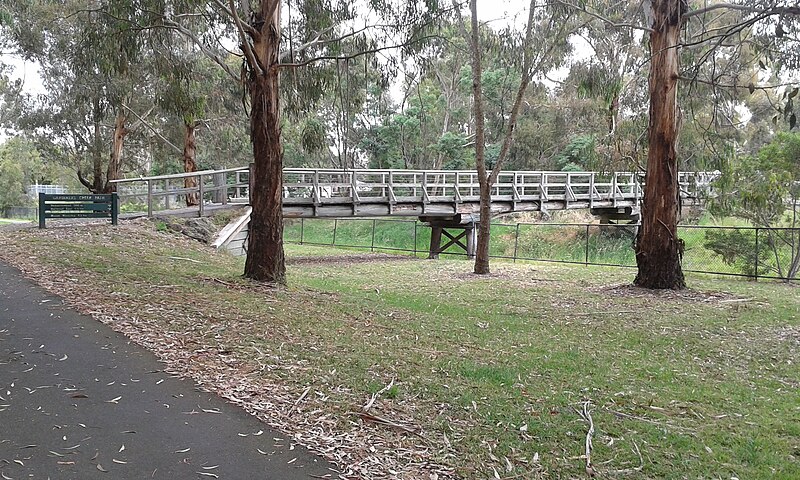 File:Gardiners Creek Bridge, Burwood (31414372546).jpg