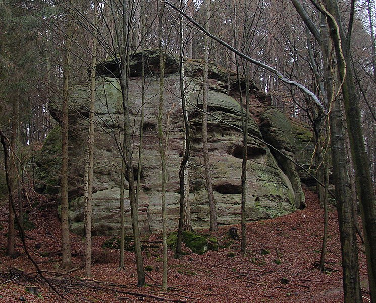 File:Gleichen Felsen.jpg