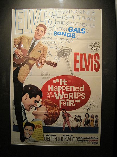 File:Graceland during Elvis Week 2011 043.jpg