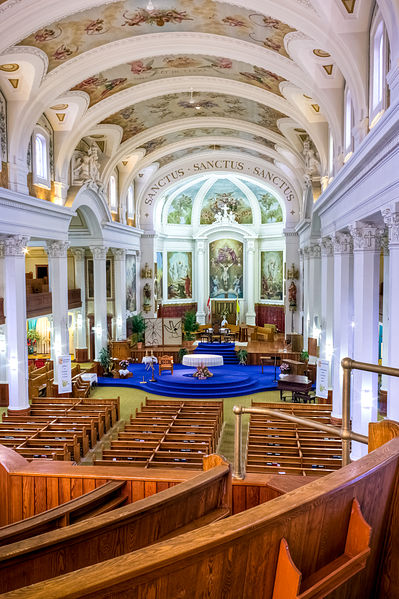 File:Gravelbourg SK La Cathedrale interior.jpg