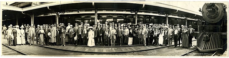 File:Group (Elks club?) at King Street Station in Seattle c.1912 (3952090909).jpg