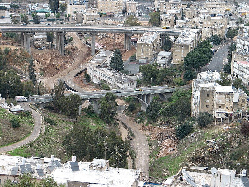 File:HaGiborim Bridge.jpg