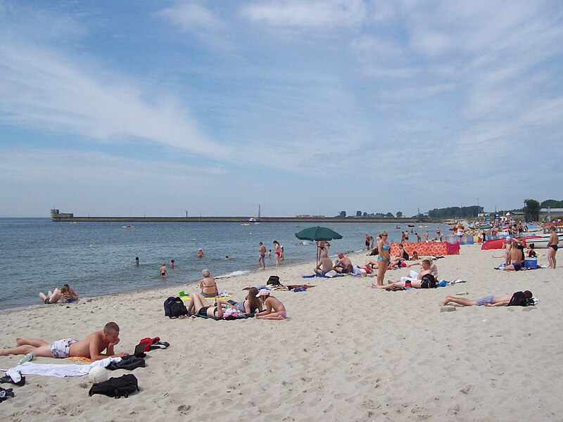 File:Hel (Poland) - beach.jpg