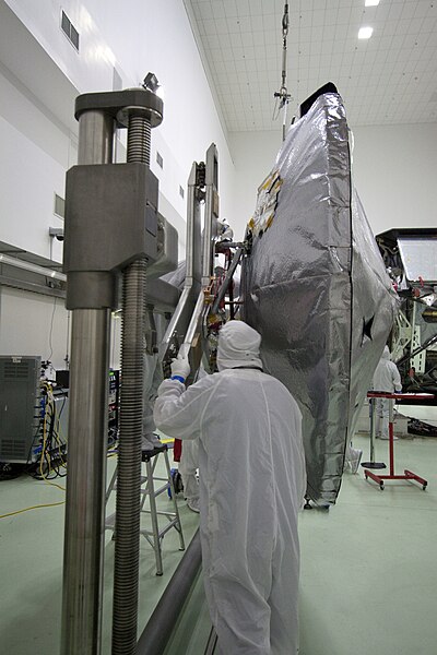 File:High-gain antenna before attaching to Juno.jpg